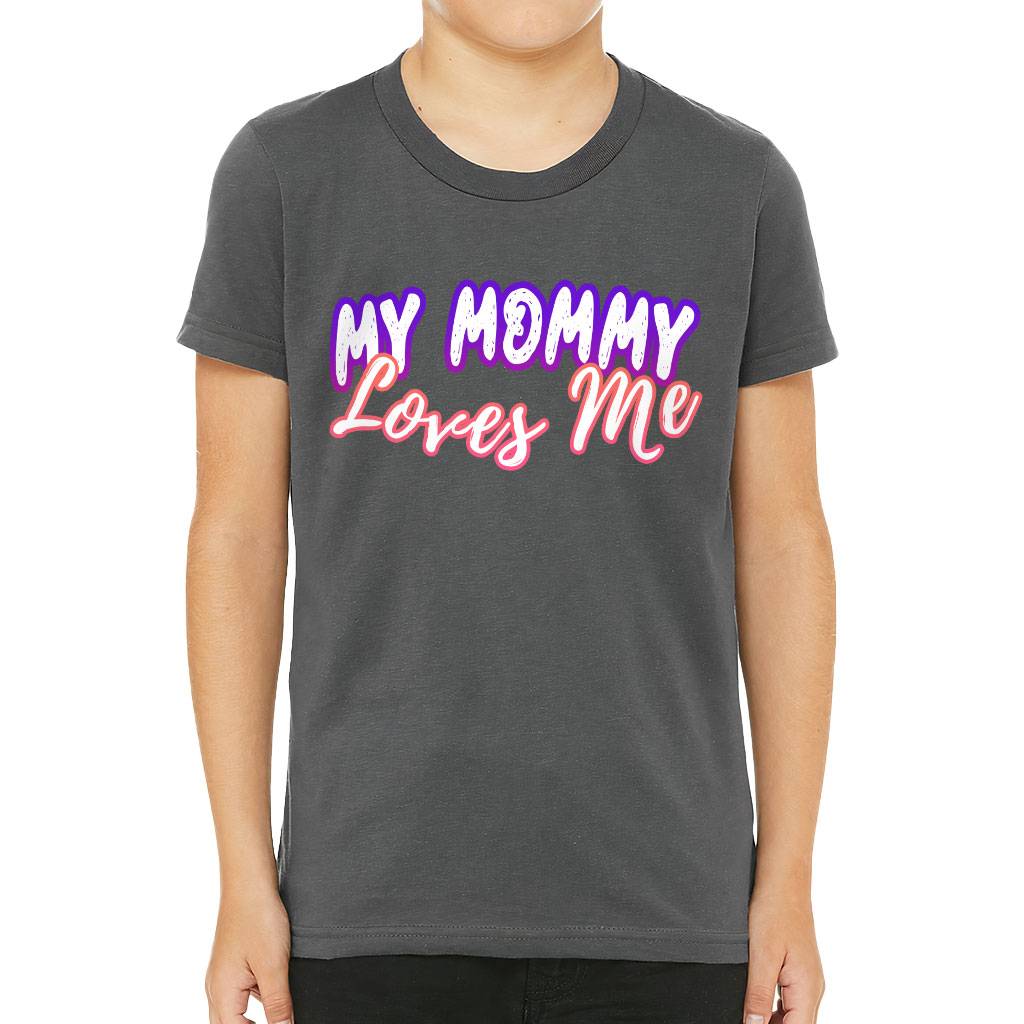 My Mom Loves Me Kids’ T-Shirt – Kawaii T-Shirt – Themed Tee Shirt for Kids Kids’ Clothing My Mom Loves Me Kids' T-Shirt - Kawaii T-Shirt - Themed Tee Shirt for Kids Kids' Clothing Color : Asphalt|Black|Natural|Navy|White